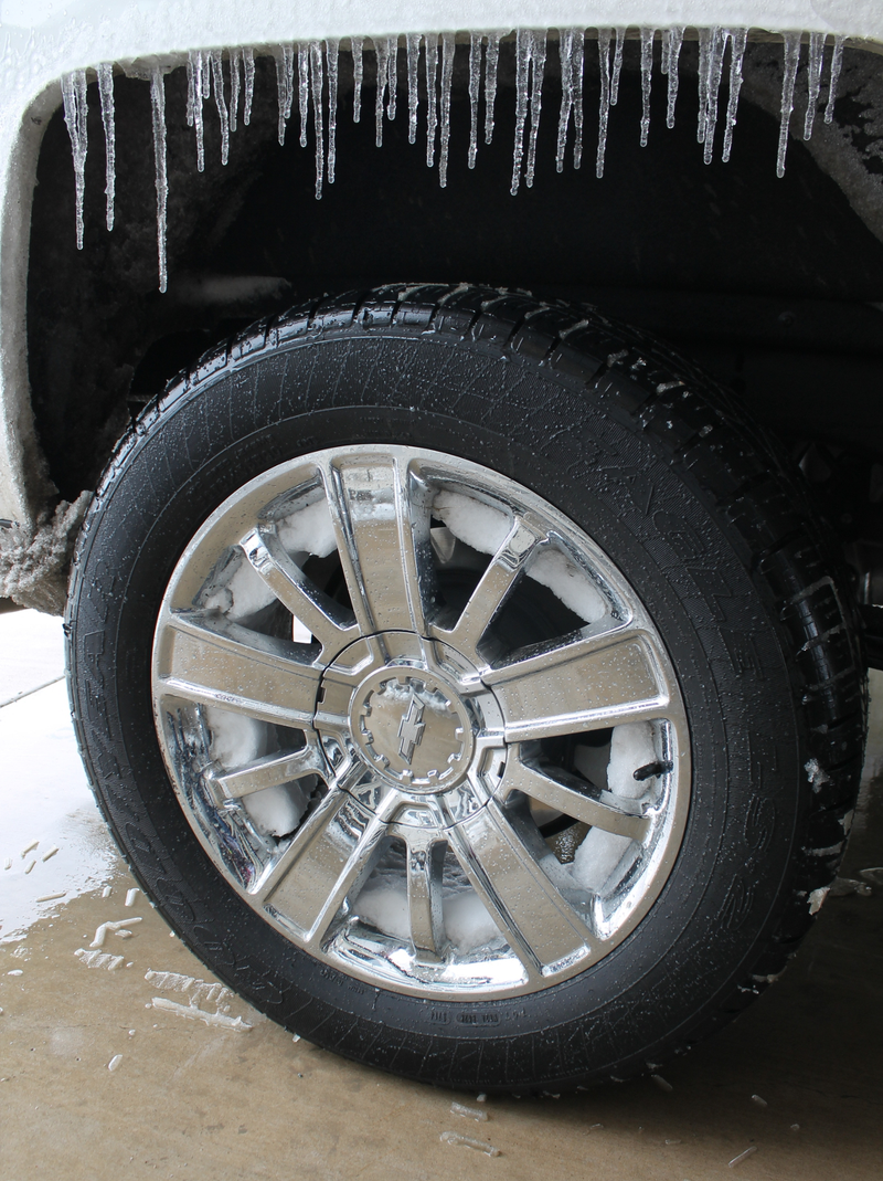 Illustration for article titled I Towed A Dodge Dart In Texas Snow With A Silverado 1500 And Didn't Die